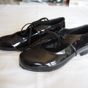 Tap dance shoes